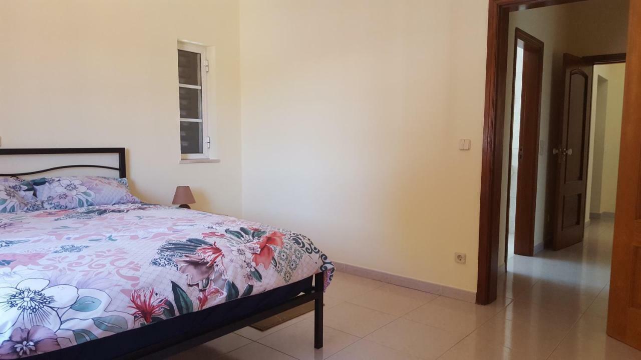 Saraiva'S Guest House Lagos Exterior photo