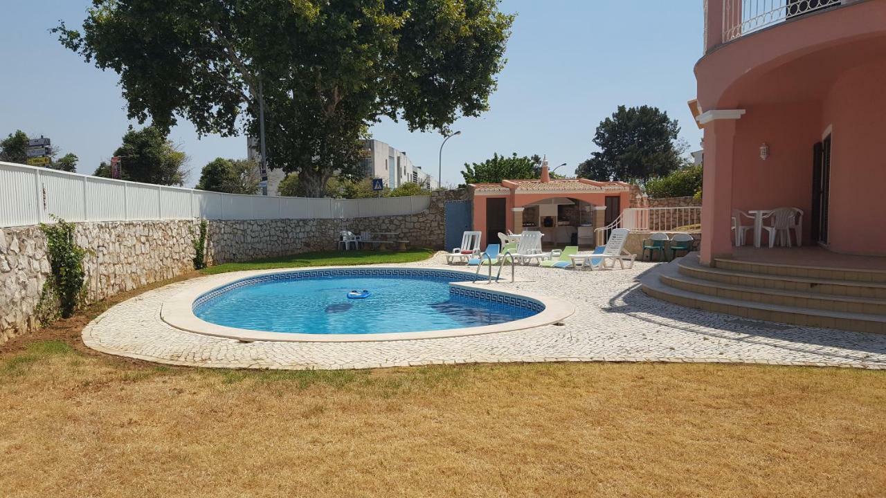 Saraiva'S Guest House Lagos Exterior photo