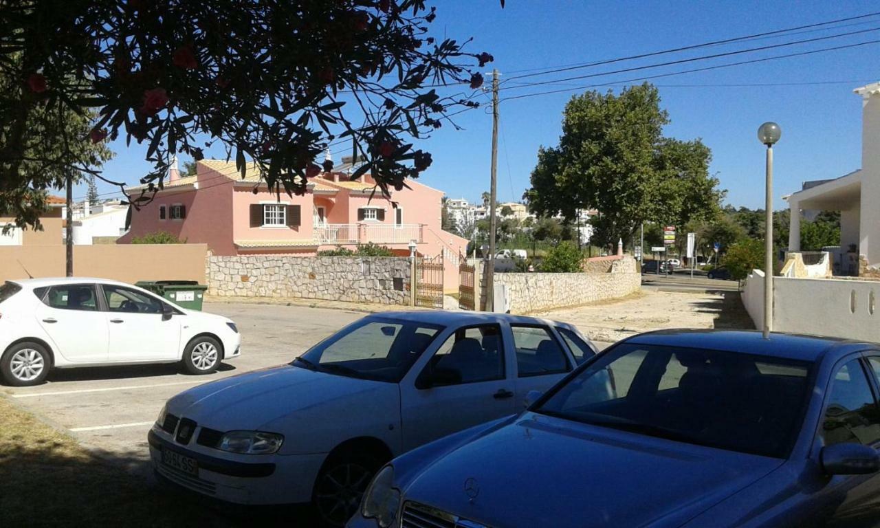 Saraiva'S Guest House Lagos Exterior photo